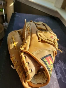 Vintage Easton EX-130 13" Fielders Glove Baseball Softball LHT Leather Taiwan - Picture 1 of 9