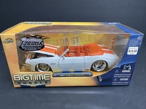 JADA 1/24 BIGTIME MUSCLE BIANCO/ARANCIONE 1967 CHEVY CAMARO CONVERTIBILE NUOVO H.405 - Foto 1 di 3