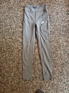 Nike Big Youth Girl Light Gray White Swoosh Long Stretch Leggings Size XL - Picture 1 of 3