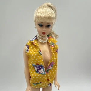 Chaleco amarillo vintage Mattel Barbie Clothes Superstar Era 1987 California Dream - Imagen 1 de 5