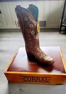 Womens Size 8 Corral Boots Floral Embroidered Cognac - Picture 1 of 2