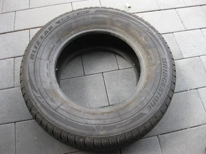 1 Reifen Bridgestone Blizzak, 245/70 R16 111T, M+S Schneeflocke, DOT 1915 *JFxB - Bild 1 von 9