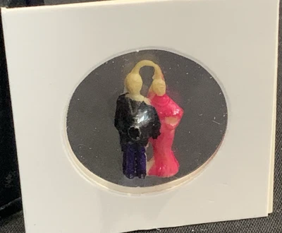 De colección Cracker Jack Gumball Celuloide Dije Novia y Novio Propietario Original RARO Foto 1 de 4