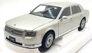 Modelli LCD scala 1/18 pressofuso LCD18011SI - Toyota Century - argento - Foto 1 di 6