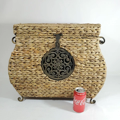 Stout Grass Wicker Lided Basket Trunk Storage Metal Frame Feet 21.5"x17.5"x12" Cover
