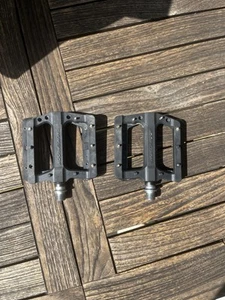 MTB Pedals - Picture 1 of 5
