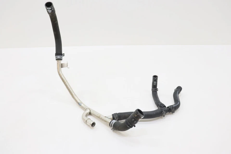 Chevrolet Silverado 1500 2019-2025 2,7 L manguera de enfriador de aceite de motor OEM 12701099 Foto 1 de 4