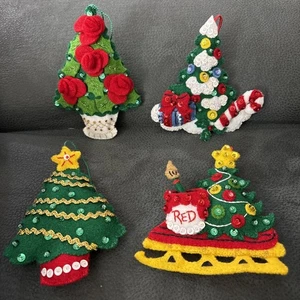 Juego de 4 adornos de fieltro y lentejuelas Bucello para árboles de Navidad hechos a mano - Imagen 1 de 6