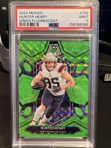 2024 Panini Mosaic Hunter Henry Green Fluorescent /10 Patriots #152 PSA 9 - Bild 1 von 4