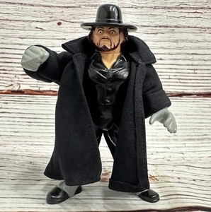Hasbro Undertaker Series 8 1993 WWF raro con capa - 100 % completo lucha libre WWE - Imagen 1 de 10