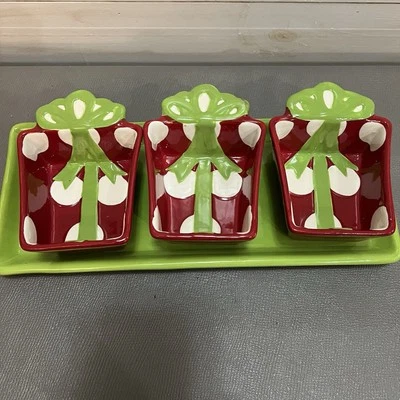 4 PC REAL HOME STONEWARE 3-SECTION WRAPPED GIFT  W/BOW SERVING TRAYS w/ Platter - Image 1 of 4