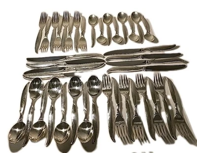 1847 Rogers Bros. Flair Silverplate Stainless Silverware 40 pcs Mid Century - Image 1 of 4
