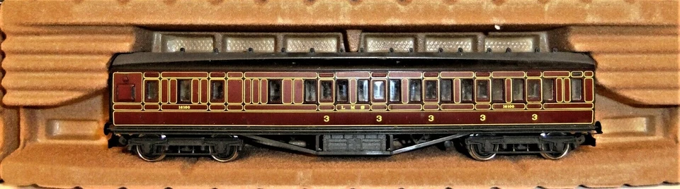 RIVAROSSI H0 - CARROZZA 3^ CLASSE LMS  - Immagine 1 di 1