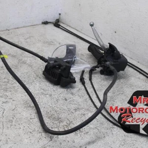01-04 INTERRUPTORES PINZA CABLE ACELERADOR MAESTRO DELANTERO FABRICANTE DE EQUIPOS ORIGINALES APRILIA ATLANTIC 500 j4 - Imagen 1 de 8