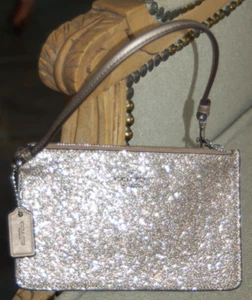 COACH SMALL GOLD GLITTER STAR WALLET CLUTCH WRISTLET ZIP SILVER 64757B NWT $55 - Picture 1 of 8