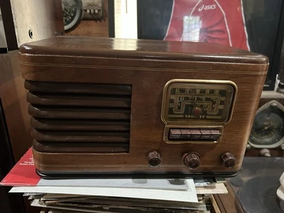 Radio Crosley J 21 AQ Foto 1 de 4