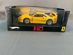 Hot Wheels Elite Ferrari F40 1/18 Scale Model - Picture 1 of 10