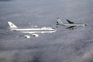 E-4B advanced airborne national command post aircraft KC-135 Stratotanker PHOTO - Picture 1 of 1
