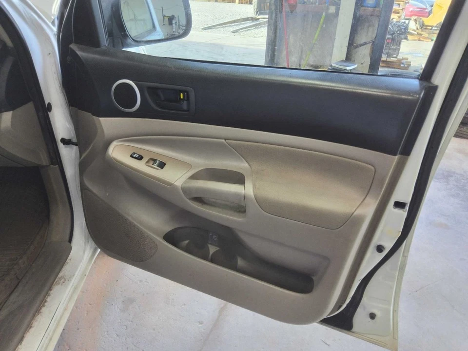 TACOMA    2006 Front Door Trim Panel 646740 Foto 1 de 1