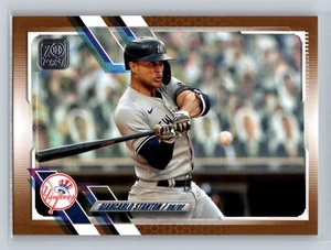 Giancarlo Stanton 2021 Topps #642 Oro #/2021 - Imagen 1 de 2