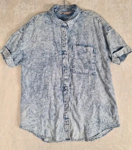 Camisa con botones So para mujer M lavado claro ácido manga corta puños cambray Lyocell - Imagen 1 de 11