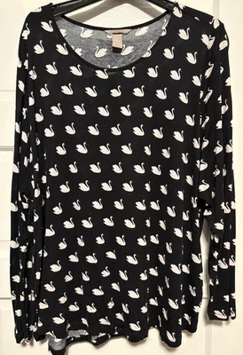 H&M Comfy Long-Sleeve Black Shirt Top w/ Adorable White & Pink Swan Print 3XL - Image 1 of 4