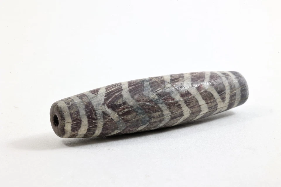 Set of Seven Ancient Pair Of Genuine Old Pumtek Gzi Dzi Bead Thousand years 1stG - Image 1 of 4