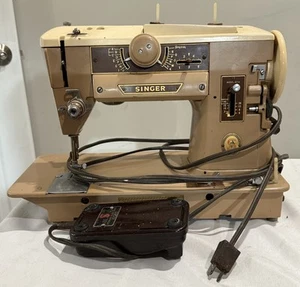 VINTAGE Singer 401A SLANT-O-MATIC Sewing Machine w/Foot Pedal Works - Picture 1 of 7