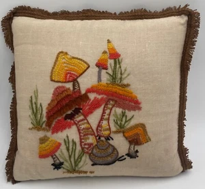 Vintage Lee Wards MUSHROOMS Crewel Stitchery Pillow #35-06235 15”x15” - Picture 1 of 4