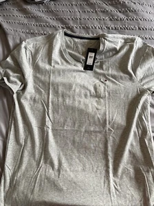 Tommy Hilfiger Men's T-shirt V-neck Core Flag Short Sleeve Essential Solid Large - Picture 1 of 3