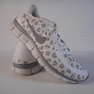 nike free run white cheetah