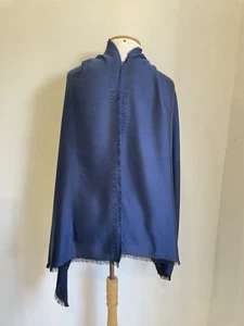 AS8# Giorgio Armani Azul Logo Jacquard Bufanda Chal Italia Mezcla Lana/Seda Flecos - Imagen 1 de 5