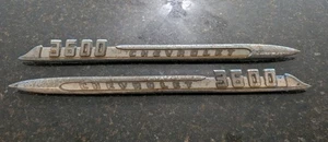 PAR DE CAMIONES LATERALES EMBLEMA CHEVROLET 3600 L&R de colección 3717481 y 3717482 - Imagen 1 de 7