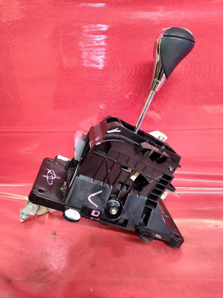 2006-2013 Lexus IS250 IS350 Automatic Trans Gear Selector Shifter Lever *AWD* - Image 1 of 4