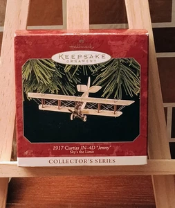 Hallmark Keepsake Ornament 1917 Curtis JN-4D Jenny Airplane Skys the Limit 1998 - Imagen 1 de 2