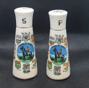 CANADA SALT & PEPPER SHAKERS MADE IN JAPAN CERAMIC CREST / HORSE COLLECTORS - Picture 1 of 8