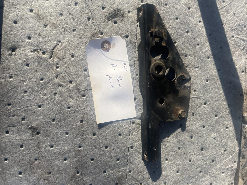 John Deere 316 318 420 18hp 20hp Onan Soporte filtro de aire HE140-1961 Foto 1 de 4