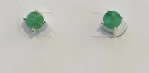 Sterling Silver Emerald Stud Earrings New - Picture 1 of 1