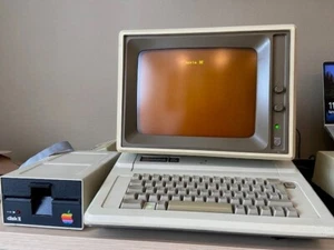 Apple IIe 1984 - Série A2S2064F - Photo 1/7
