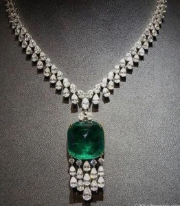 925 Sterling Silber zarte Halskette feiner grüner Cabochon Pyramidenform Geschenk her - Bild 1 von 7