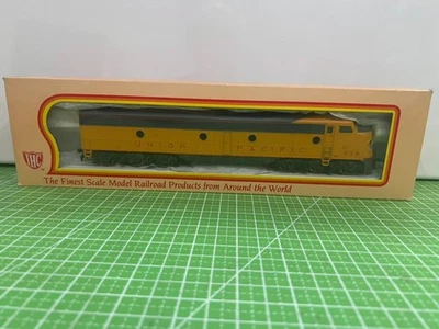 IHC F-M Diesel Locomotive HO Scale Union Pacific, Yellow #1041 DUmmy Engine -New - Image 1 of 4