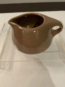VINTAGE RUSSEL WRIGHT IROQUOIS CASUAL BROWN CREAMER PITCHER STACKABLE - Picture 1 of 3