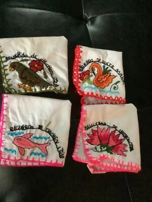 Juego de 4 pañuelos bordados a mano Foto 1 de 4