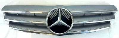 Conjunto de parrilla delantera OEM W209 C209 2003-2005 MERCEDES CLK500 Foto 1 de 4