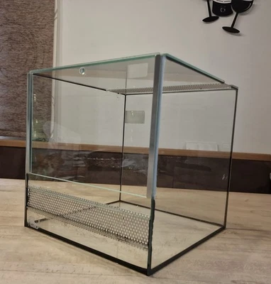 GarPet Glasterrarium 30x30x30 cm mit Alu Belüftung Falltüre neuwertig - Bild 1 von 3