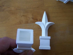 Lot of 50 White Plastic 3/4 inch picket fence finials - Picture 1 of 2