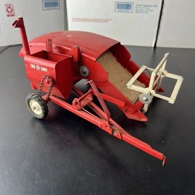 Vintage Pressed Steel Tru-Scale 1/16 Model Combine by Carter (1950's) - Image 1 of 4