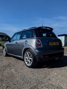 MINI COOPER S 1.6 TURBO 180HP Full Spec Pan Roof FSH Xenon Leather HiFi 93k Mile - Picture 1 of 16