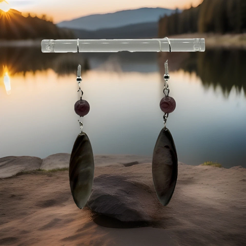 Pendientes colgantes de cuarzo ahumado y amatista enchapados en plata de ley hechos a mano en EE. UU. Foto 1 de 4