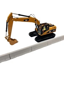 Set of 6 - Traffic Barriers 1/64 scale - Picture 1 of 4